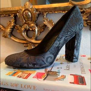 Nine West Black Tapestry 4” stacked heels 9M